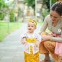 Shandy Aulia Pakai Busana Tradisional Bali, Baby Claire Curi Perhatian