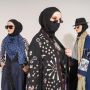 Vivi Zubedi Bawa Kain Sasirangan dan Tenun Sumba di Peragaan Busana Rusia
