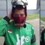 Kreatif! Driver Ojol Ini Pamerkan Helm Iron Man, Bisa Gerak Otomatis