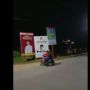 Heboh Balap Liar Robohkan Spanduk Caleg, Warganet: Cara Nyoblos yang Barbar