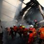 Mengerikan! Gudang Mebel Terbakar di Surabaya