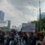 Demo UU Ciptaker, Mahasiswa: Akal Bulus DPR Tak Semulus Paha Dinar Candy