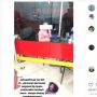 Jahat! Viral Wanita Buang Kulit Kuaci saat Lantai Dibersihkan Petugas