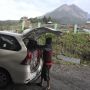 Evakuasi Pedagang di Lereng Merapi