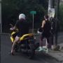 Viral Bule Ngambek dengan Kekasih di Jalan, Mirip Orang Indonesia