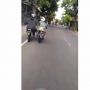 Viral Pengendara Adu Jotos di Pinggir Jalan, Diduga Gegara Suara Motor