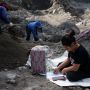 Kisah Perjuangan Manda Belajar Online di Area Tambang Pasir Merapi