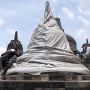Antisipasi Hujan Abu Erupsi Merapi, Stupa Candi Borobudur Ditutup Terpaulin