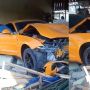 Detik-Detik Ringseknya Mobil Sport Usai Menabrak Warung Mi, Bikin Ngeri