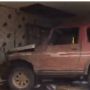 Heboh Mobil Tua 'Evolusi' Jadi Buldoser, Bedah Rumah Jadi Lebih Mudah