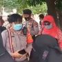 Nikita Mirzani Sebut Wanita Bercadar Geruduk Rumahnya Orang-orang Jompo