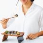 Cegah Main Ponsel Saat Makan, Coba Pakai Piring Unik Ini