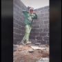Dikatai Miskin, Balasan Dance Seorang Kuli Ini Malah Bikin Warganet Salut