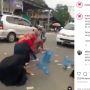 Viral Video Pengendara Mobil Sebar Uang di Jalanan, Publik Ributkan Hal Ini