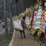 Pesan Menohok di Karangan Bunga Pernikahan: Selamat Menikmati Uang Haram