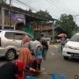 Viral Pemobil Sebar Uang di Tengah Jalan, Bikin Publik Terbelah