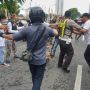 Massa Pro dan Kontra Habib Rizieq Terlibat Bentrok