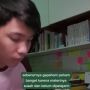 Tetap Kerjakan PR dari Guru yang Telah Wafat, Aksi Murid Ini Bikin Salut