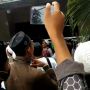 Rumah Ibundanya Dikepung Massa Berpeci, Mahfud MD: Aman, Sudah Diurus