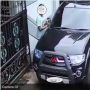 Detik-detik Maling Beraksi Di Siang Bolong, Spion Pajero Sport Jadi Sasaran