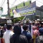 Bawa Surat Panggilan ke Rumah Rizieq Shihab, Polisi Diceramahi Massa