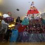 Pohon Natal Setinggi 3,5 Meter Terbuat dari Kain Batik