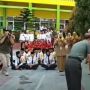 Momen Jenderal TNI Cium Tangan saat Bertemu Guru SMA, Bikin Terharu!