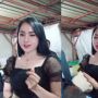 Viral Potret Penjual Makanan Kaki Lima, Parasnya Bikin Warganet Gagal Fokus