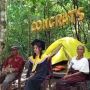 Viral! Susah Sinyal, Mahasiswi Flores Timur Harus Wisuda di Tengah Hutan