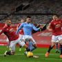 Tak Puas Boyong Ferran Torres, Barcelona Incar Bek Manchester City