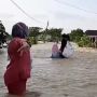 Banjir, Bocah Perempuan di Gresik Hilang Terseret Arus Luapan Kali Lamong