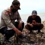 Heboh Gas Panas Tiba-Tiba Muncul Dari Bongkahan Batu di Pantai Bangkalan