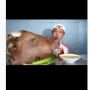 Viral! Aksi Pria Mukbang Kepala Sapi Utuh Ini Bikin Warganet Bergidik