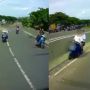 Aksi Pemotor Bocah Nekat Bonceng Tiga, Malah Berujung Apes