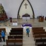 Potret Keluarga Muslim Adiyanto, Kerja & Tinggal di Lingkup Gereja Ciputat