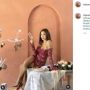 Gaya Jessica Iskandar Bersama Mobil Mewah, Awas Jangan Salah Fokus