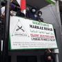 Tancap Gas, Aparat Gabungan Bongkar Semua Atribut FPI di Markas Petamburan