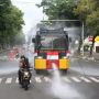 Wuusss! Kota Solo Disemprot Disinfektan dengan Water Cannon