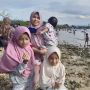 Ke Pantai Gratisan dan Santap Rabeg, Cara Warga Cilegon Libur Tahun Baru