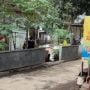 Diduga Iri Gegara Tanah Halaman, Wanita Ngamuk Lempar Batu ke Tetangga