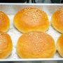 Emak-emak Buat Roti Kopi, Warganet Malah Bengek Pas Lihat Hasilnya: Ini Mah Rumah Patrick
