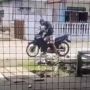Viral Video Pria Ngamuk Hancurkan Motor, Gara-gara Nggak Bisa Di-Starter