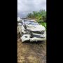 Detik-detik Ambulans Ringsek Tabrakan dengan Mobil Eks Anggota DPRD