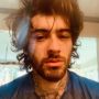 Bikin Susah Napas, Zayn Malik Pamer Rambut Pink dan Tubuh Penuh Tato