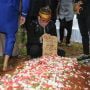 Doa Keluarga dan Kerabat di Makam Syekh Ali Jaber