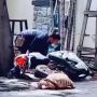 Viral Aksi Pria Bantu Motor Terjatuh Berujung Apes, Warganet Malah Salfok