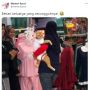 Super Gemas! Kucing Ini Diajak Majikan Shopping, Didandani Seperti Bayi