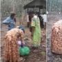 Kekurangan Baju Bersih, Kaum Lelaki Korban Banjir Kalsel Pakai Daster - Rok