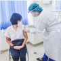Tenaga Kesehatan di RSUDAM Mulai Divaksin Covid-19