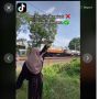 Viral Sekelompok Gadis Godain Kereta Melintas, Mas Masinis Duet in Dong